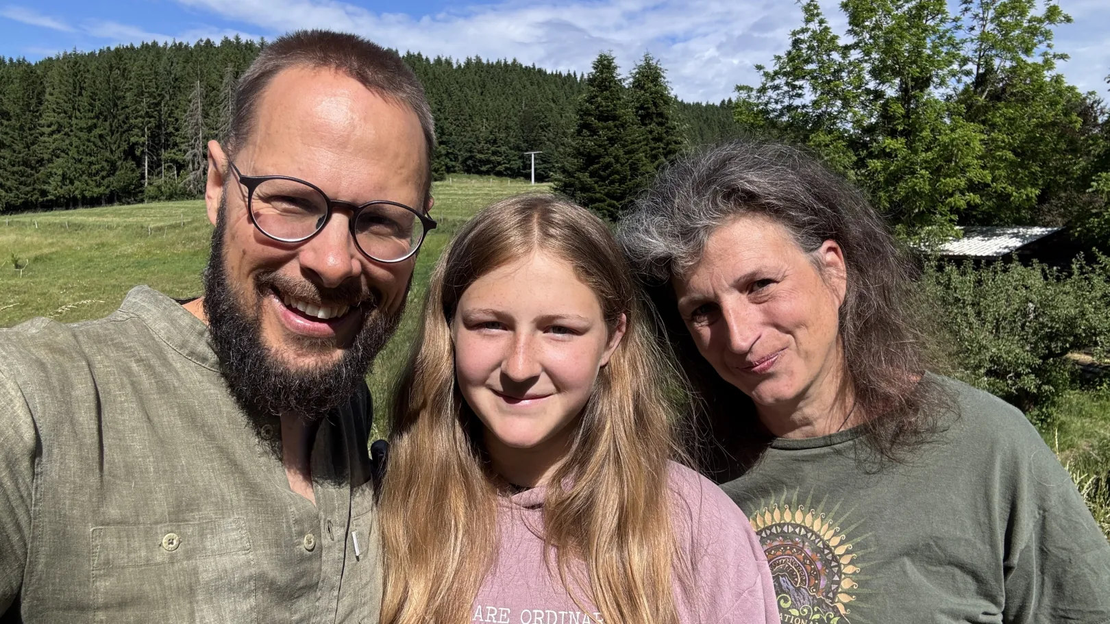 Ein Foto am Morgen, leider ohne Chrischi, der schon früh zur Arbeit gehen musste Ich höre zu – ein Jahr im Schweigen